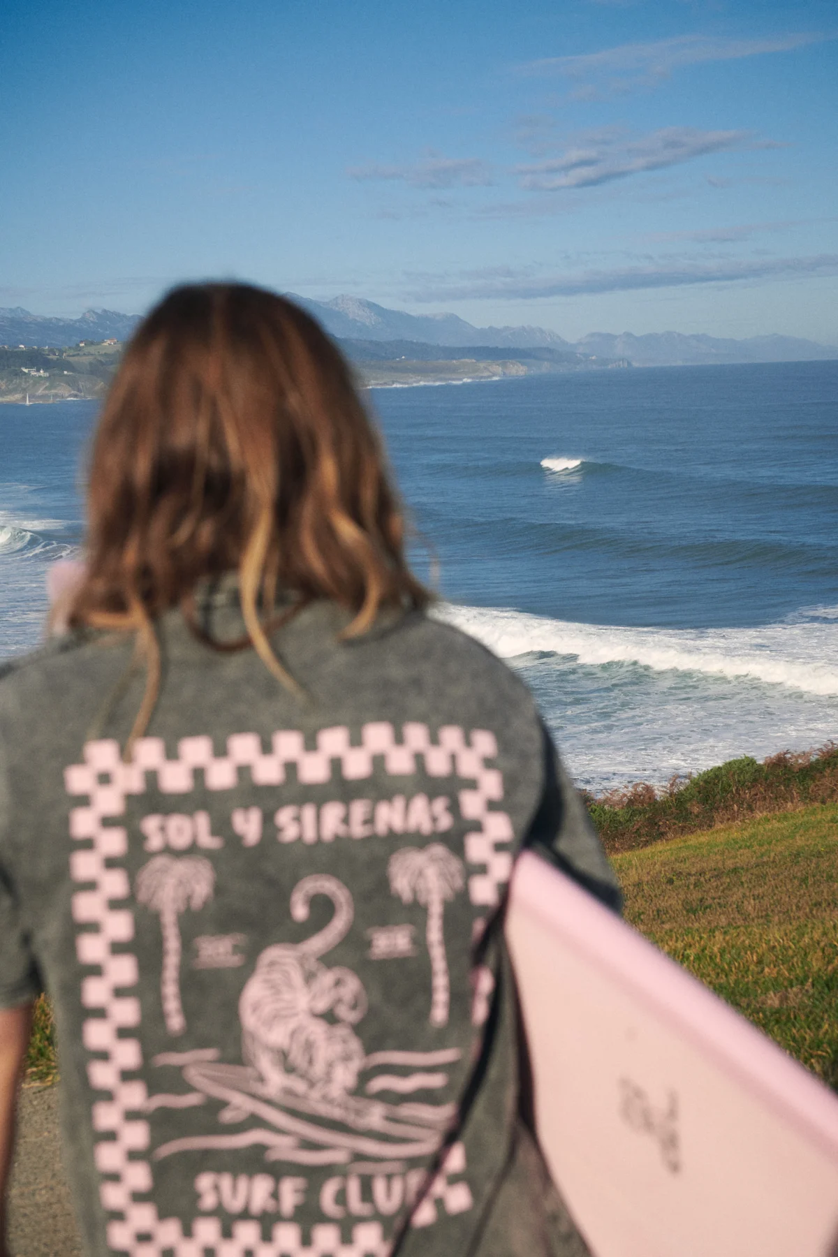 sol y sirenas surf club acid wash tee - obrazek 5