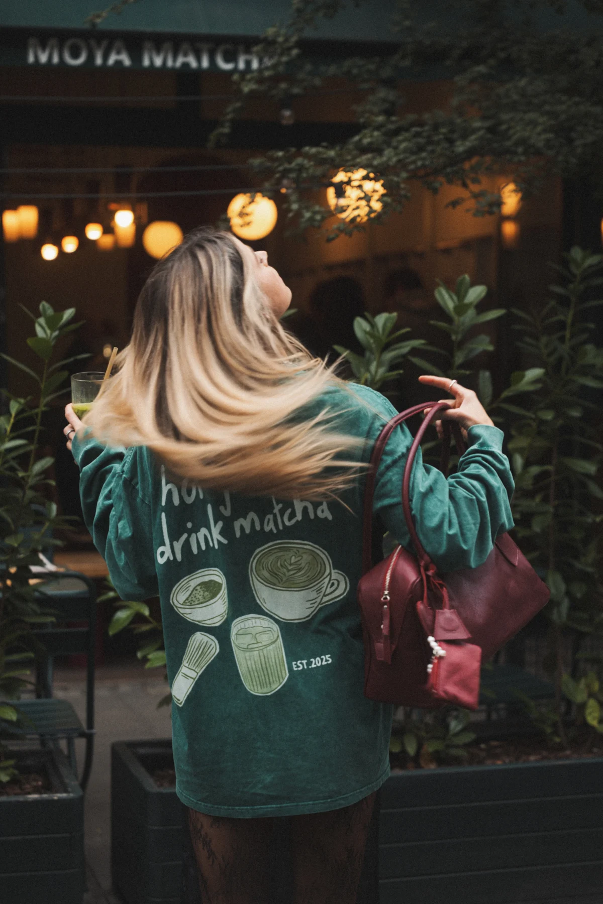 hot girls drink matcha acid wash longsleeve - obrazek 4
