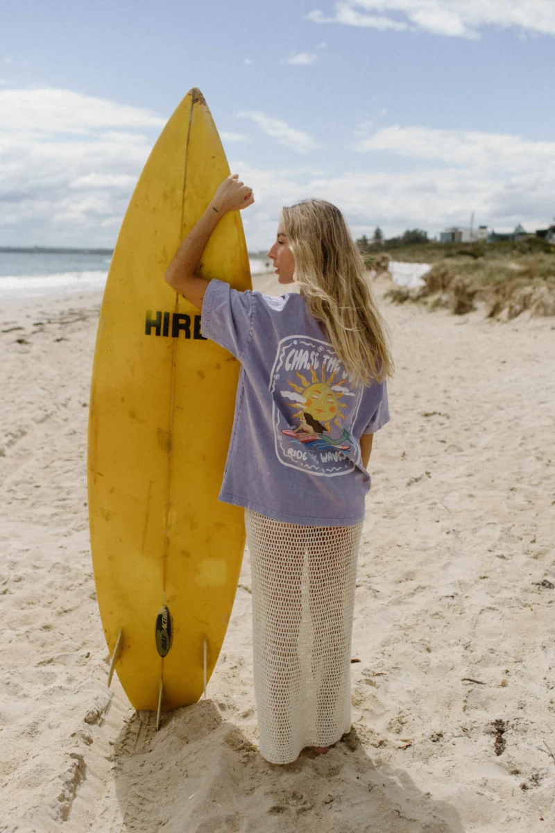 chase the sun acid wash tee