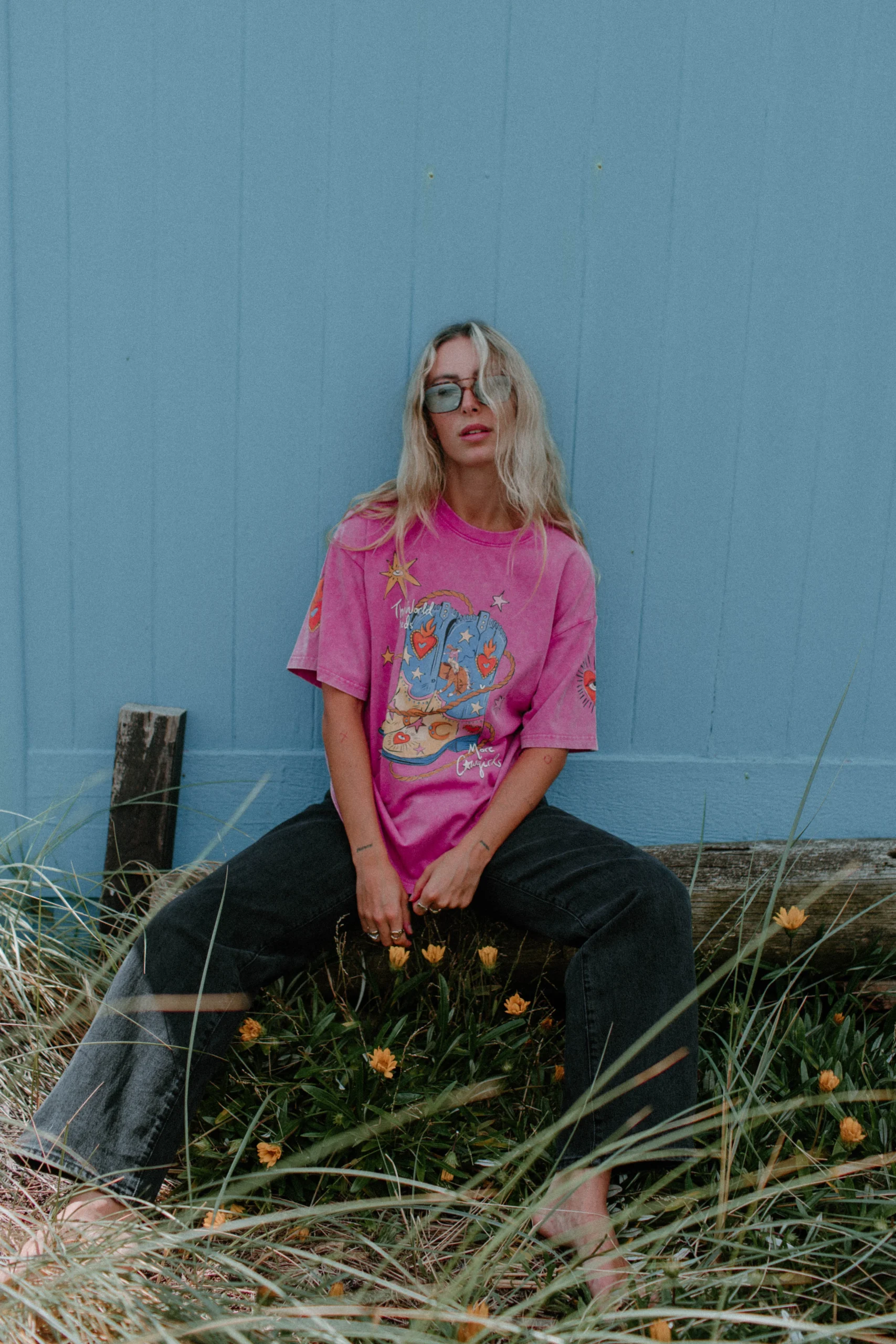 the world needs more cowgirls acid wash tee