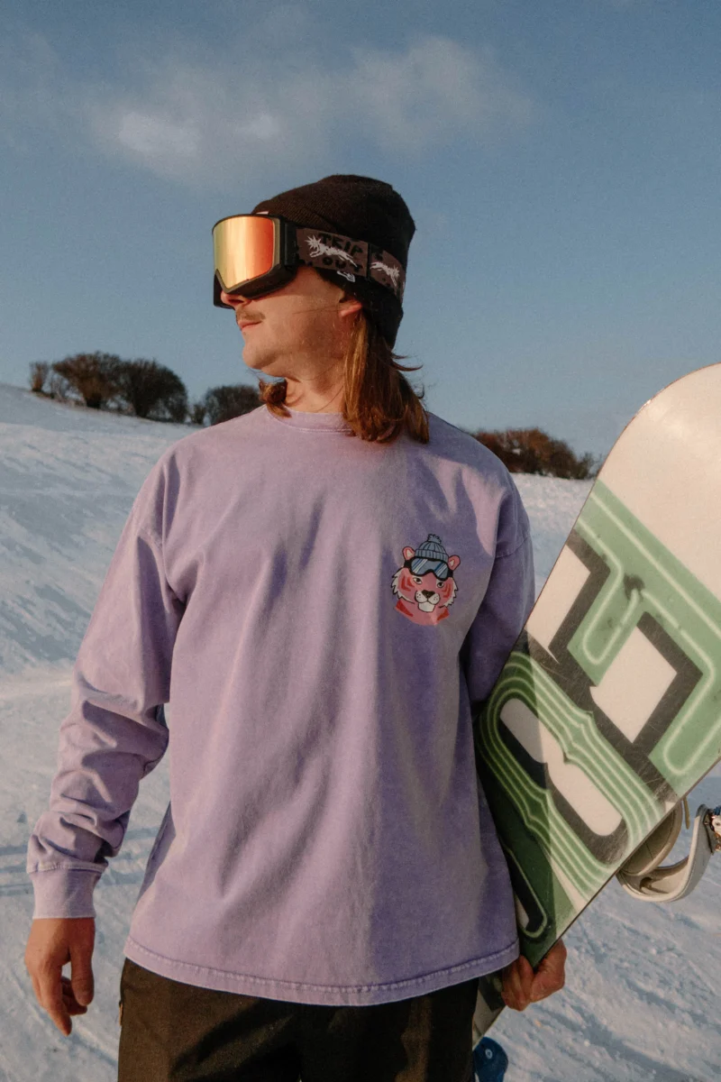 tiger on board acid wash longsleeve