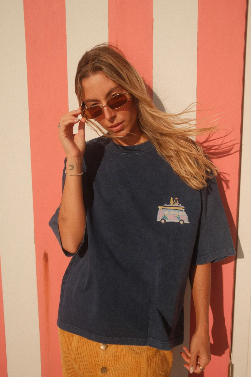 surf jam life in a van boxy tee (midnight sky)